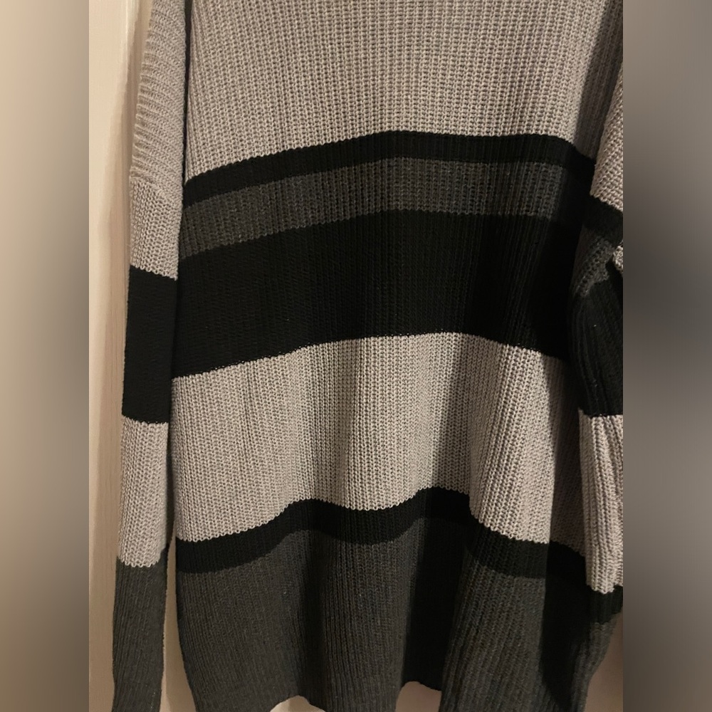 NEW Davi and Dani Plus Gray Black Striped Knit Cardigan Sweater Size 1X Casual - Picture 6 of 7